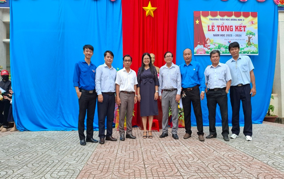 CÔNG ĐOÀN TRƯỜNG THPT CHUYÊN TRẦN HƯNG ĐẠO  HỖ TRỢ TRƯỜNG VÙNG SÂU, VÙNG XA NĂM HỌC 2023-2024